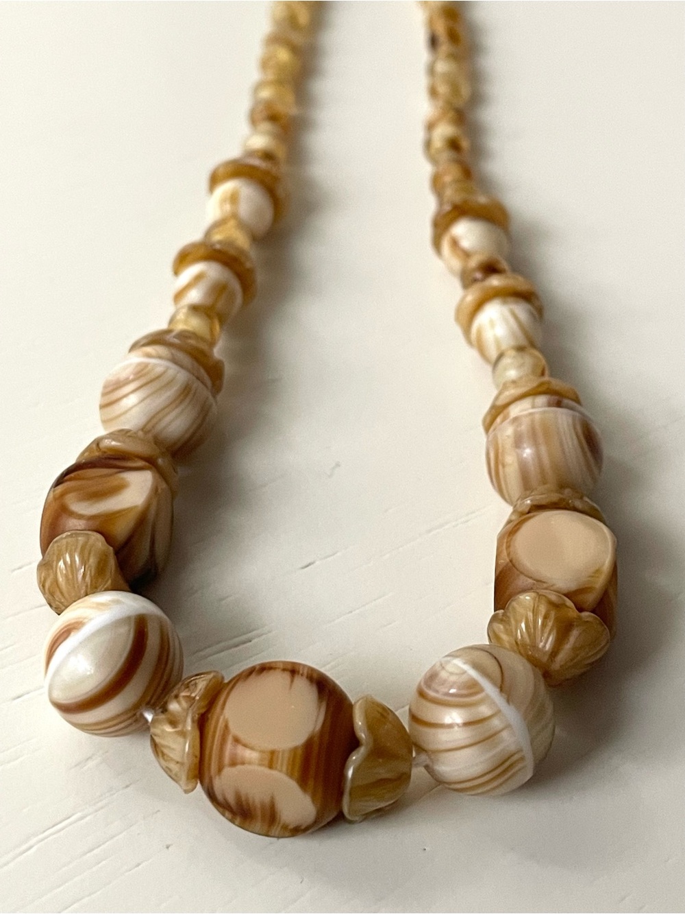 Vintage caramel cream swirled/slag glass beaded choker necklace Czech style